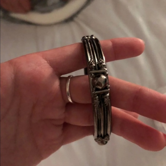 7 Bracelets - Picture 4 of 6